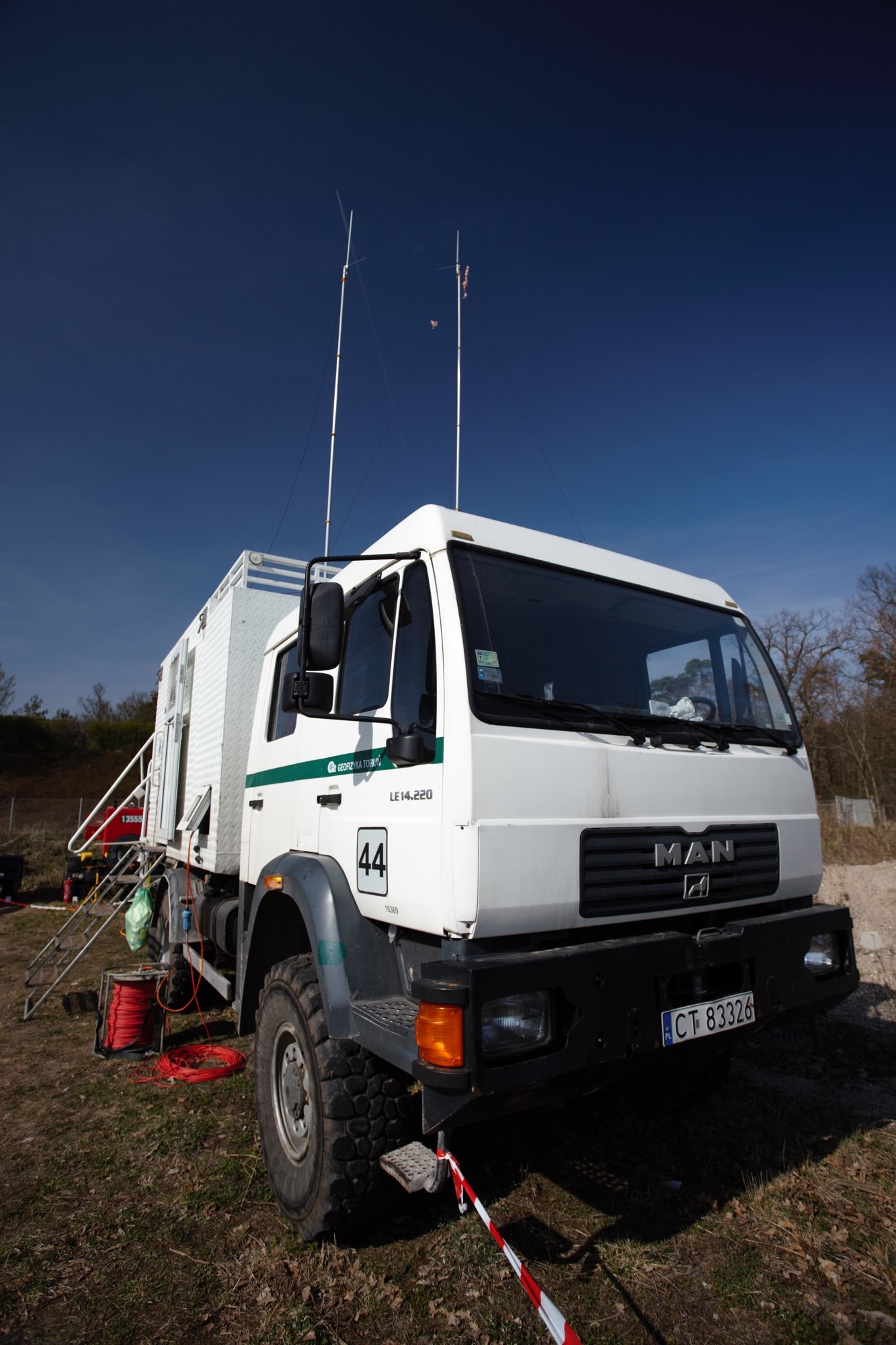 Recording truck for seismic measurements (Photo: Wolfgang Bauer)